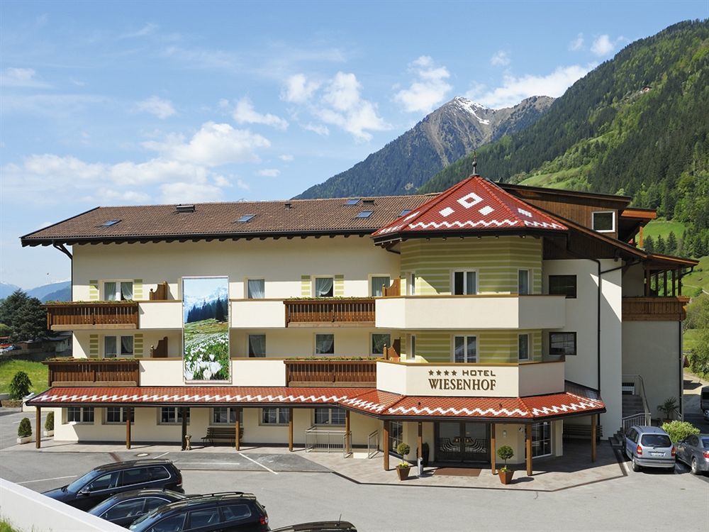 Wiesenhof Gardenresort San Leonardo in Passiria Eksteriør bilde